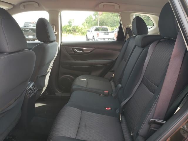 Used 2017 Nissan Rogue S AWD/4WD image 13