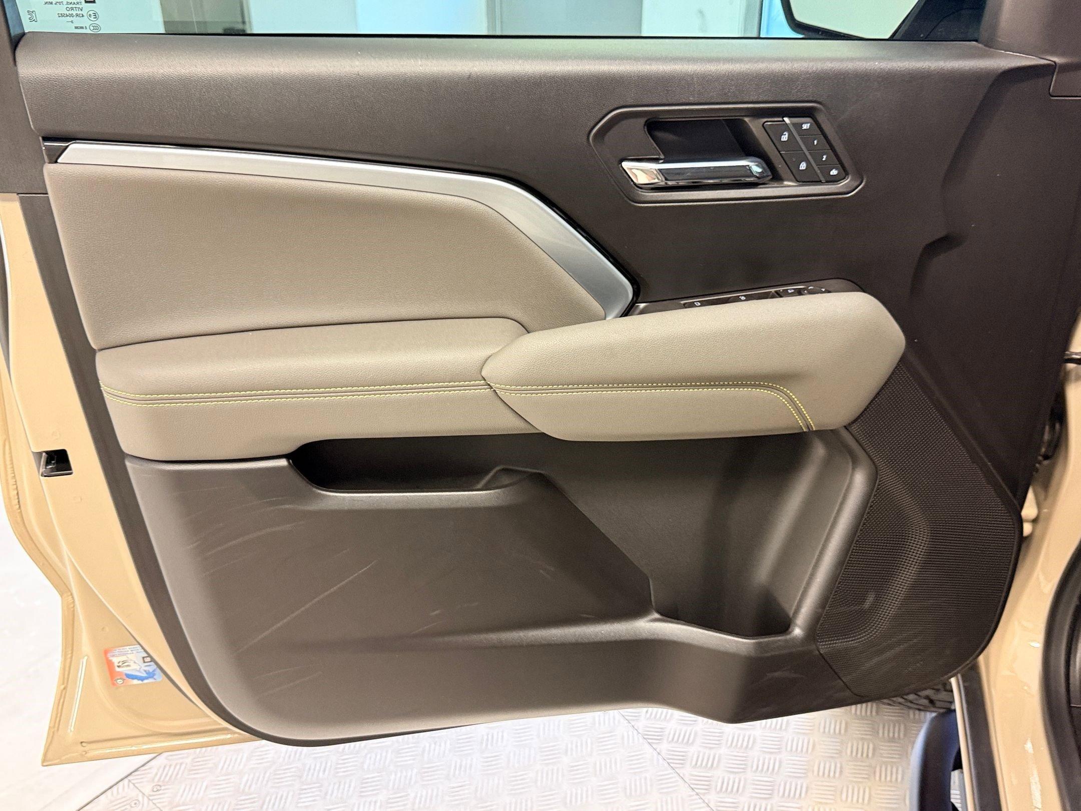 Used 2023 Chevrolet Colorado ZR2 w/ ZR2 Convenience Package III image 27