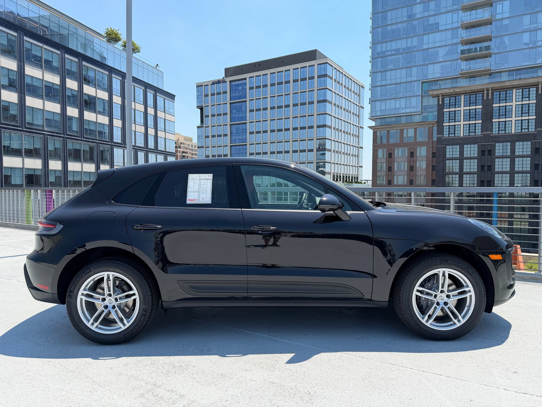 Used 2026 Porsche Macan AWD/4WD image 8