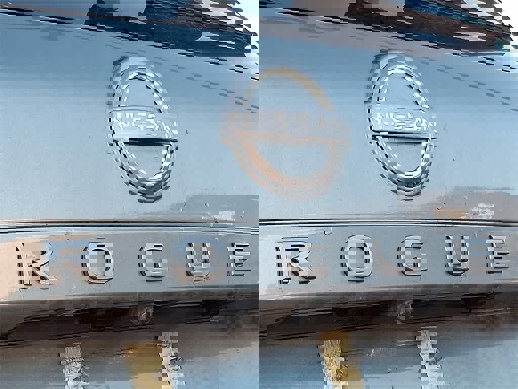 Used 2024 Nissan Rogue SL w/ SL Premium Package image 32