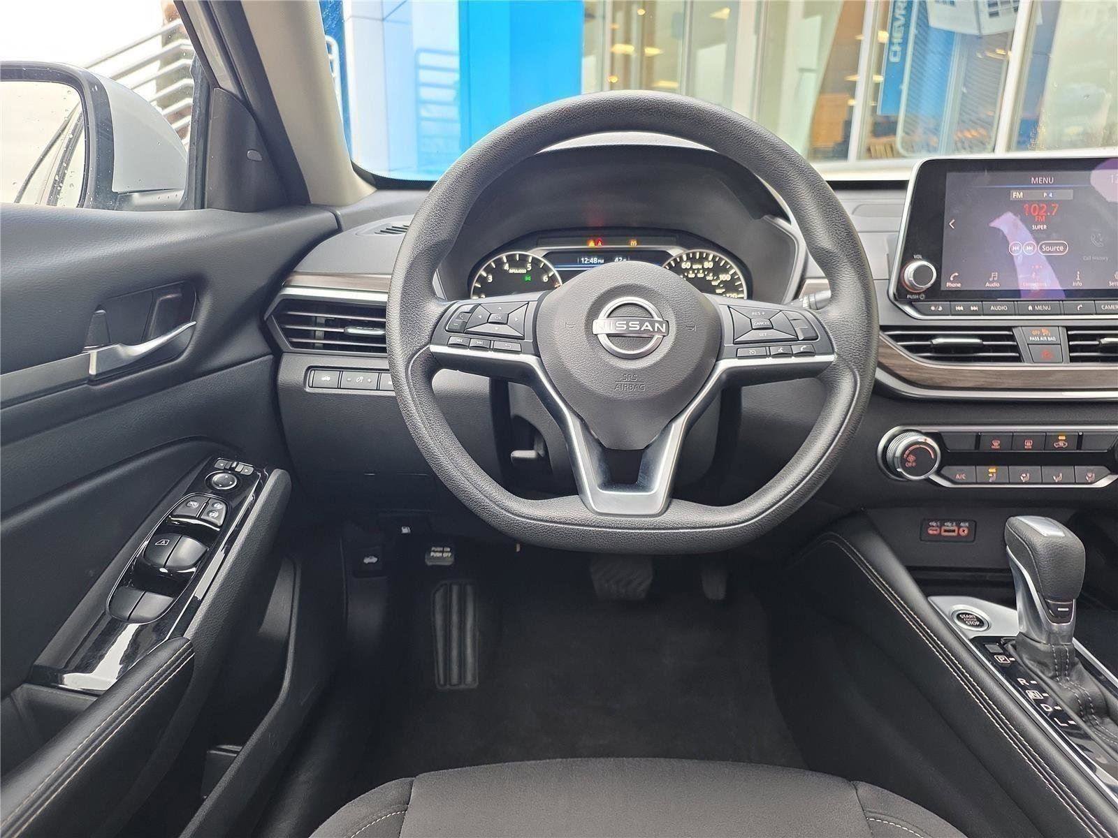 Used 2023 Nissan Altima 2.5 SV FWD image 31