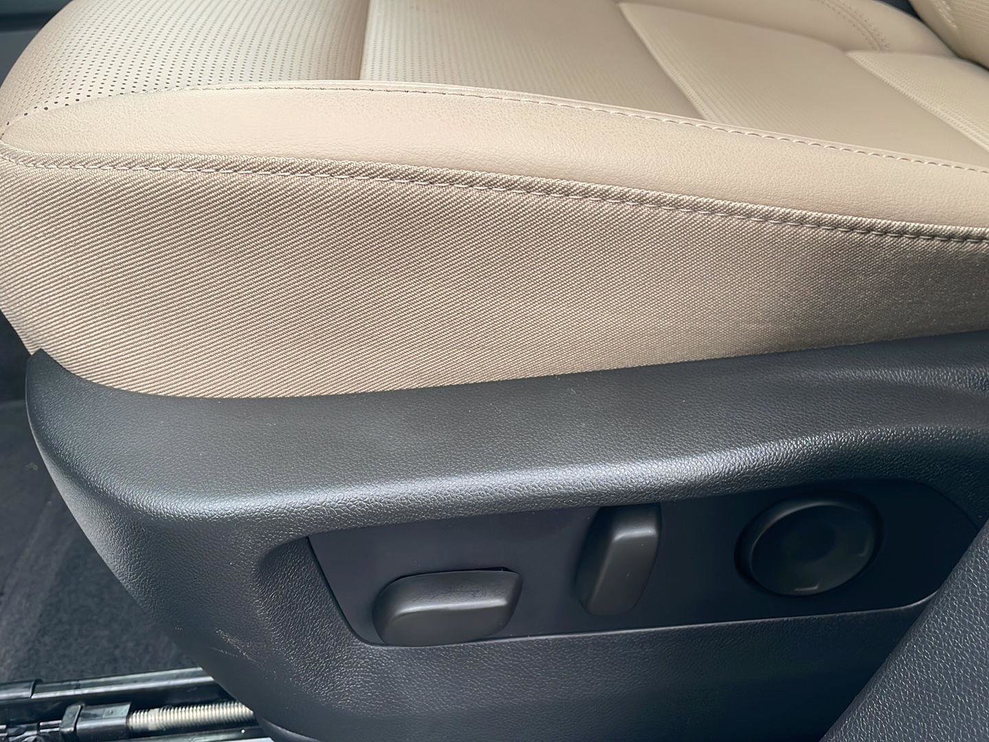 Used 2025 Buick Envision Preferred AWD/4WD image 13