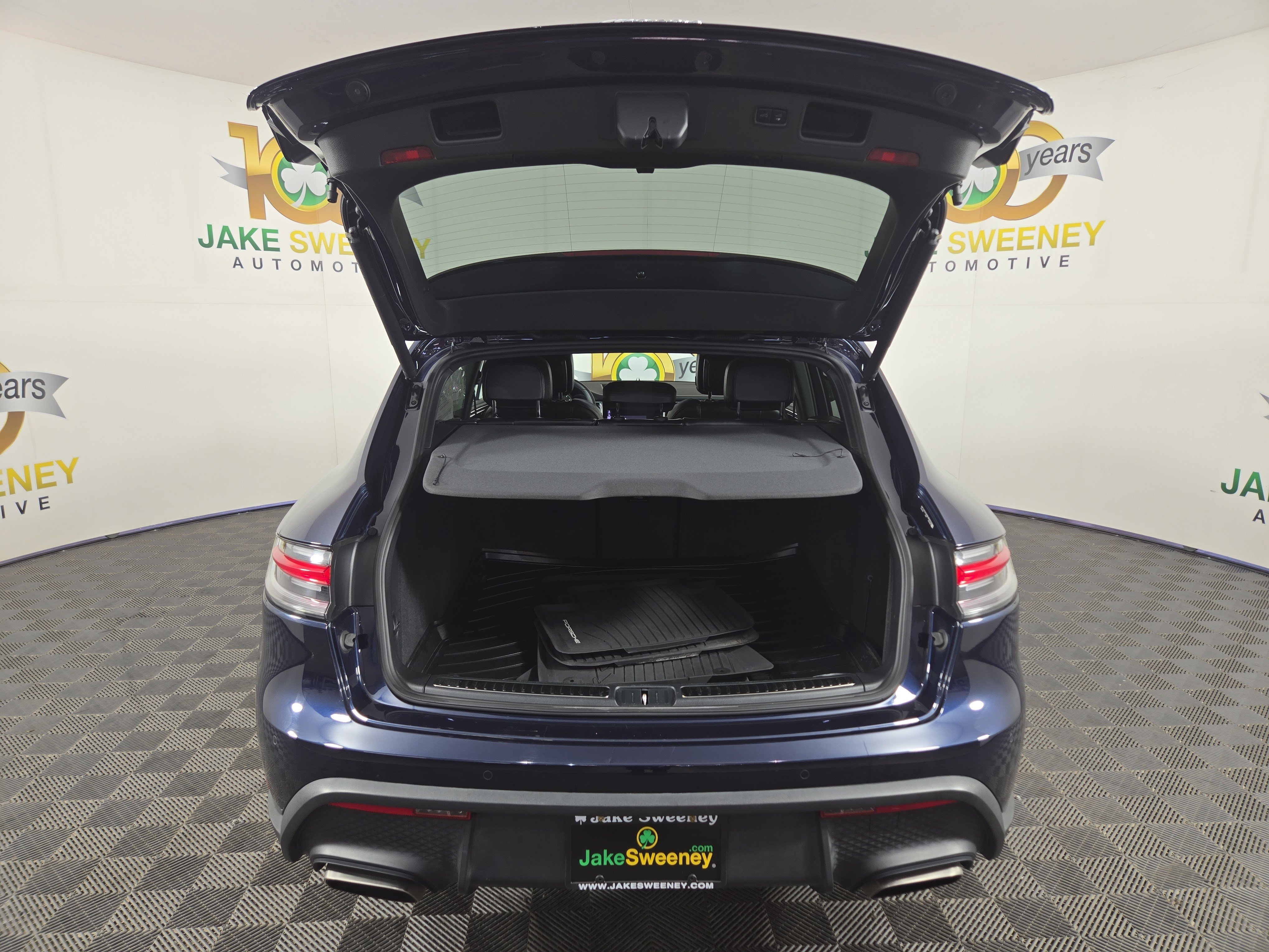 Used 2022 Porsche Macan image 32