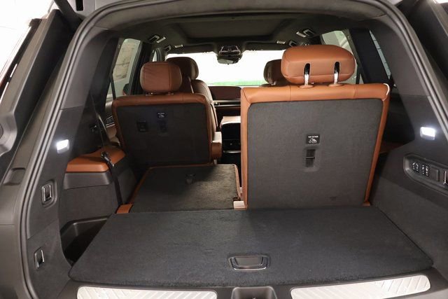 New 2026 Cadillac Vistiq Platinum image 24