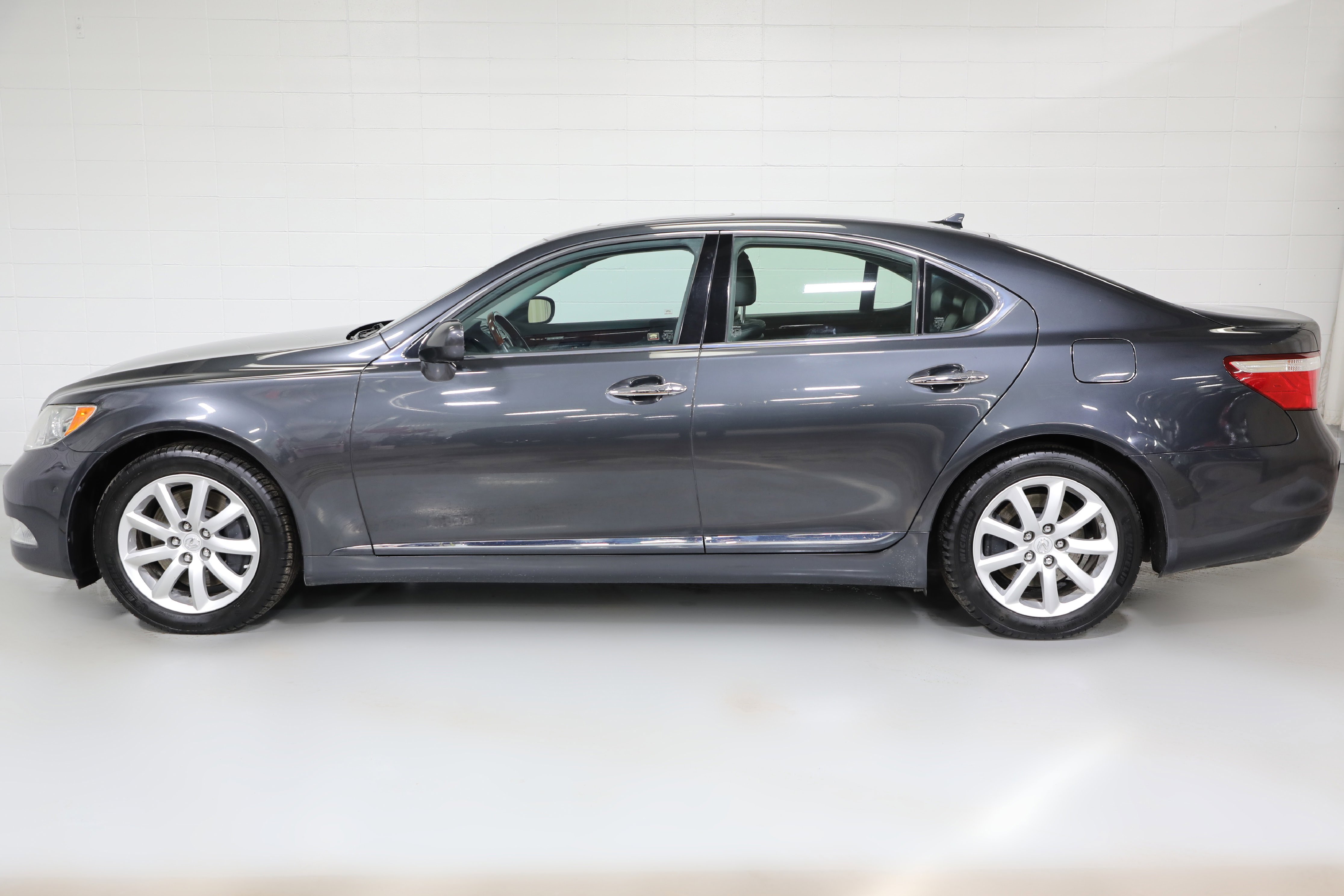Used 2009 Lexus LS 460 AWD image 13
