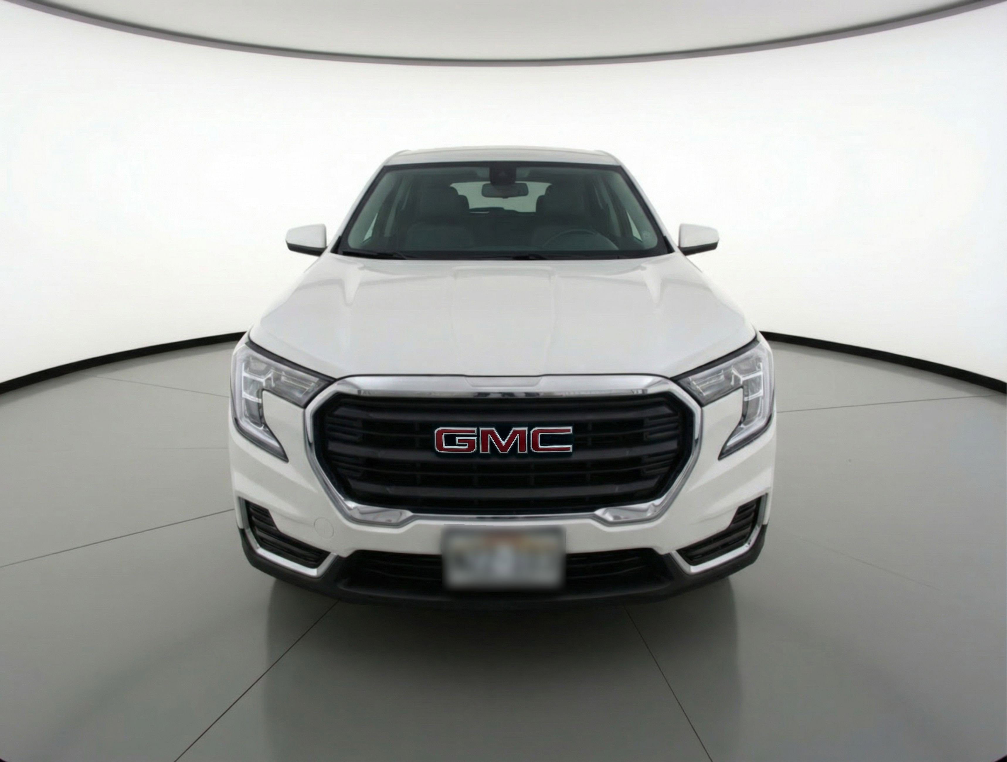 Used 2024 GMC Terrain SLE FWD image 2