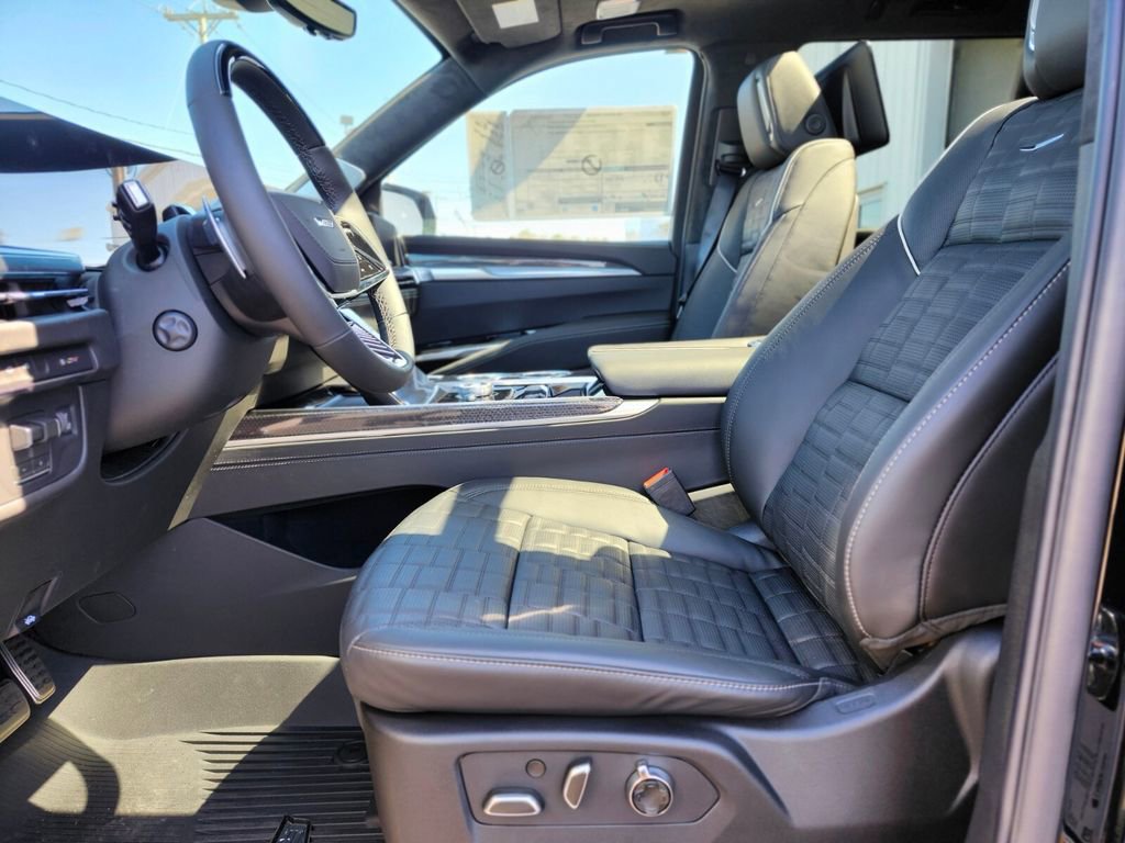 New 2026 Cadillac Escalade V w/ LPO, Floor Liner Package AWD/4WD image 18