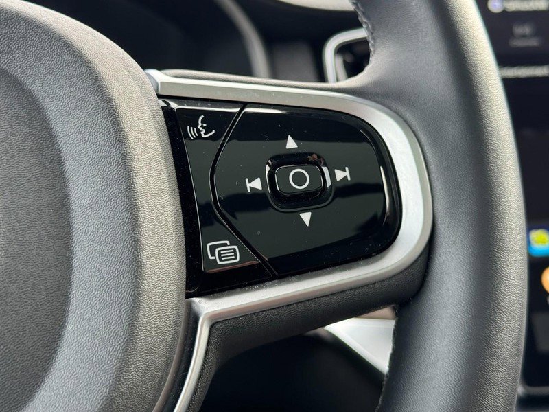 Certified 2025 Volvo XC90 B5 Plus image 19