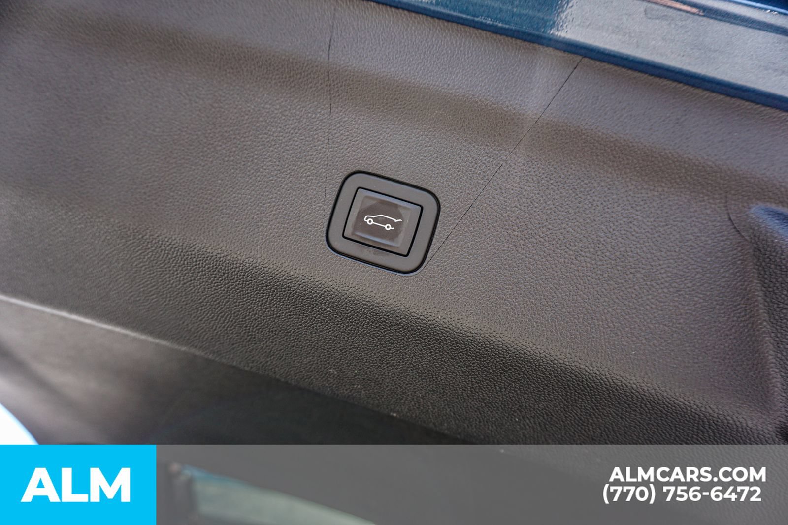 Used 2025 Chevrolet Suburban High Country AWD/4WD image 27