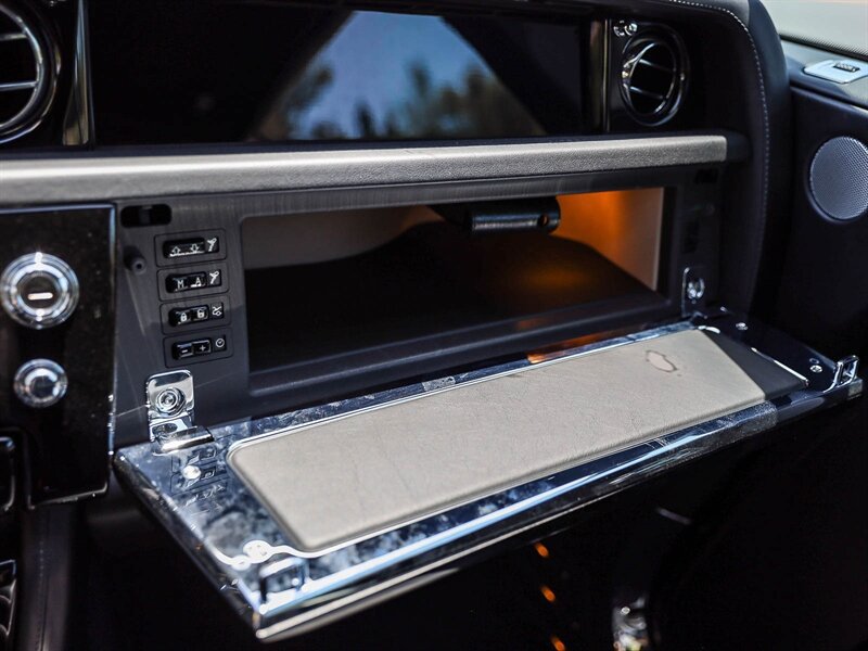 Used 2010 Rolls-Royce Phantom Coupe RWD image 45