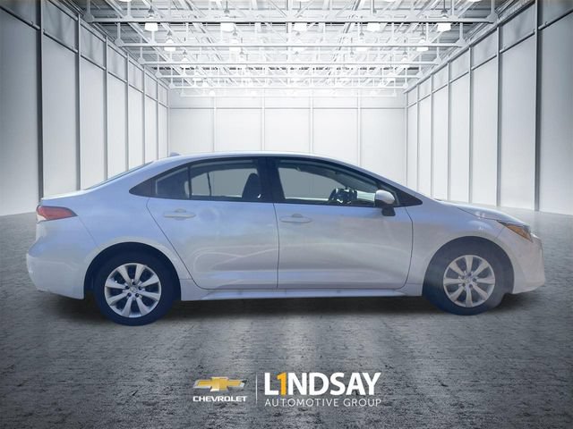 Used 2025 Toyota Corolla LE FWD image 9