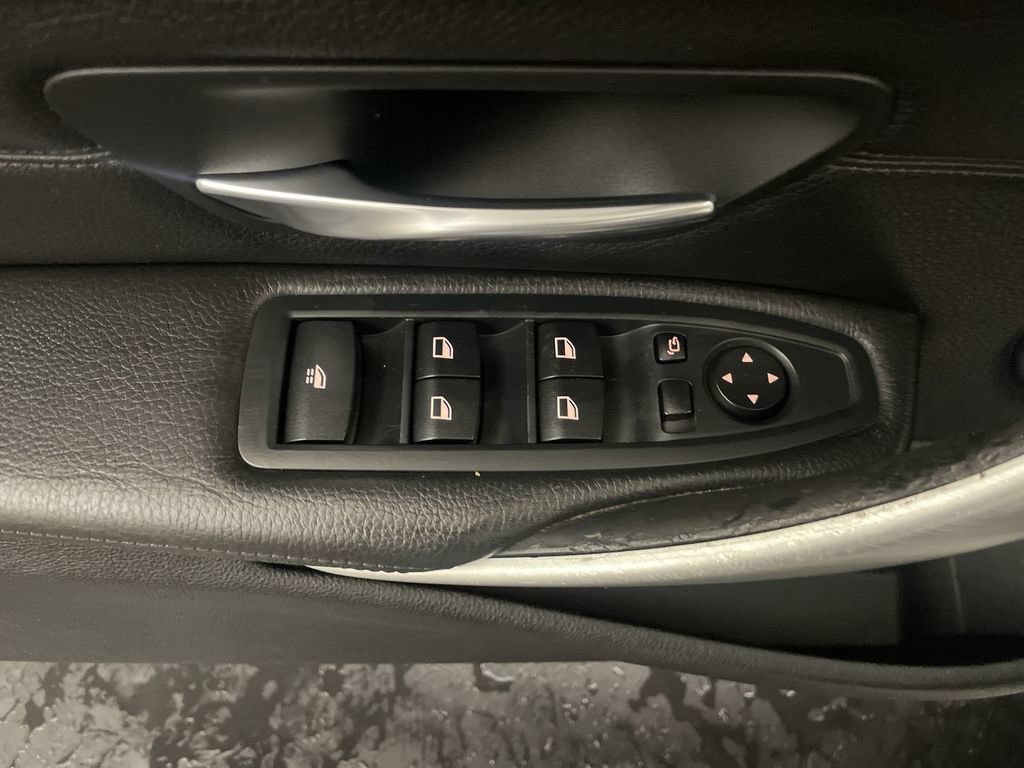 Used 2016 BMW 428i xDrive Convertible AWD/4WD image 16