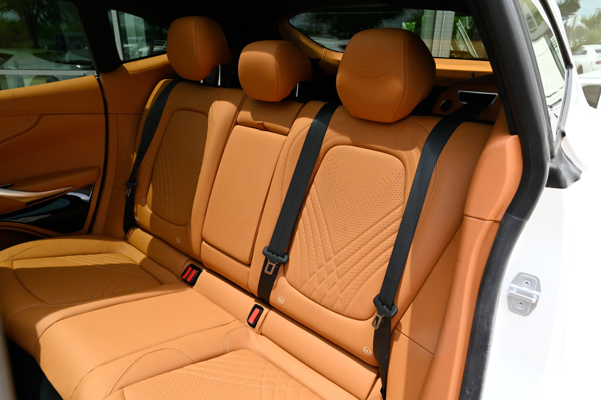 Used 2024 Aston Martin DBX AWD/4WD image 35