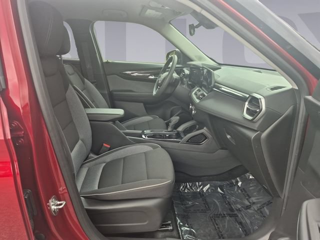 Certified 2025 Chevrolet TrailBlazer LS w/ LPO, Blackout Package AWD/4WD image 17