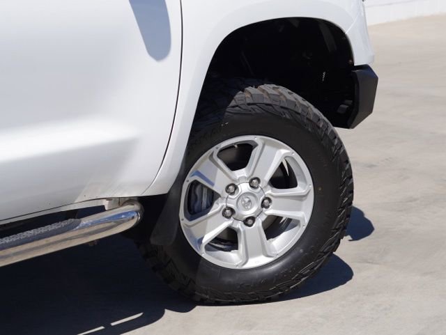 Used 2020 Toyota Tundra SR5 w/ SR5 Upgrade Package AWD/4WD image 9