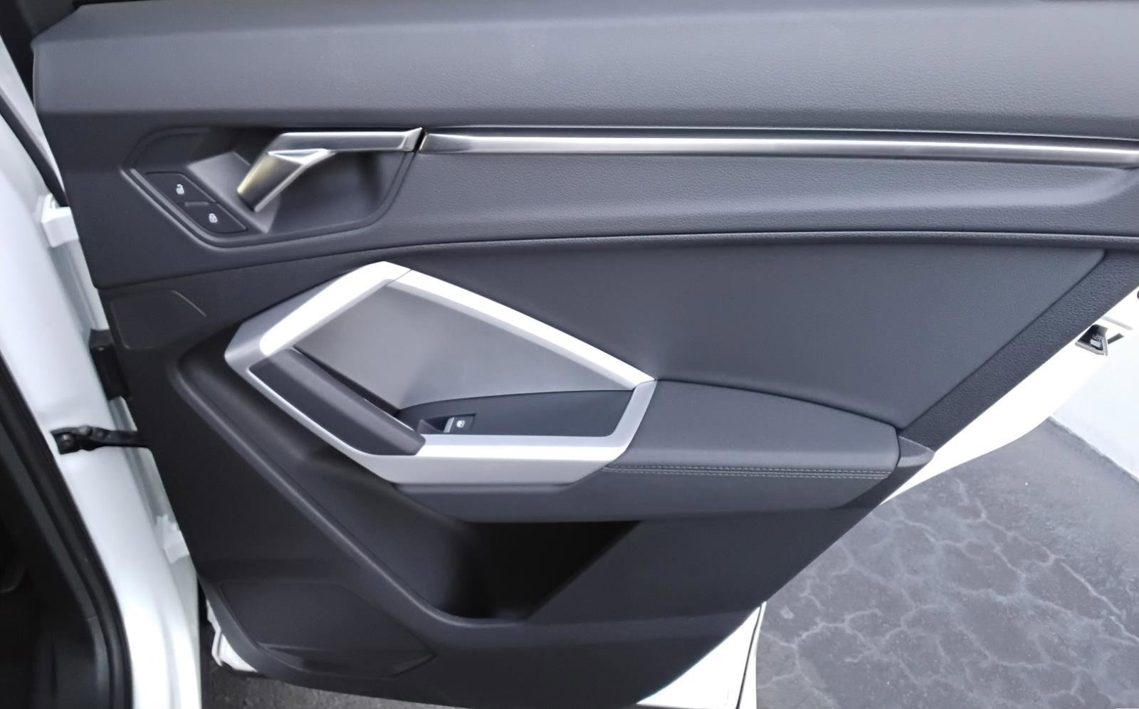 Certified 2025 Audi Q3 2.0T Premium w/ Convenience Package image 23