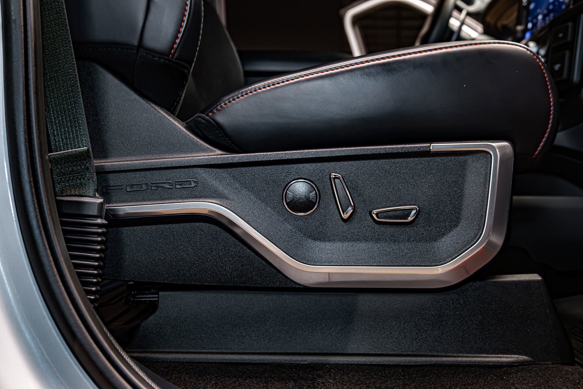 Used 2025 Ford F150 Raptor image 28