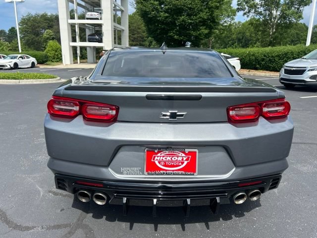 Used 2021 Chevrolet Camaro LT w/ Technology Package RWD image 8