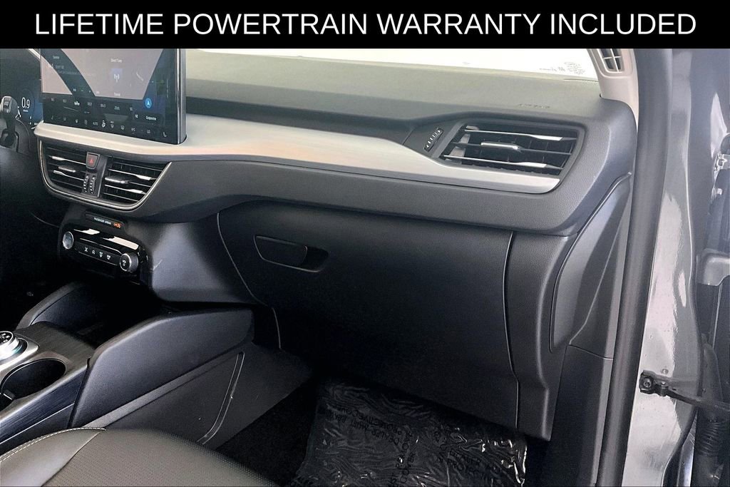 Used 2025 Ford Escape Platinum AWD/4WD image 21
