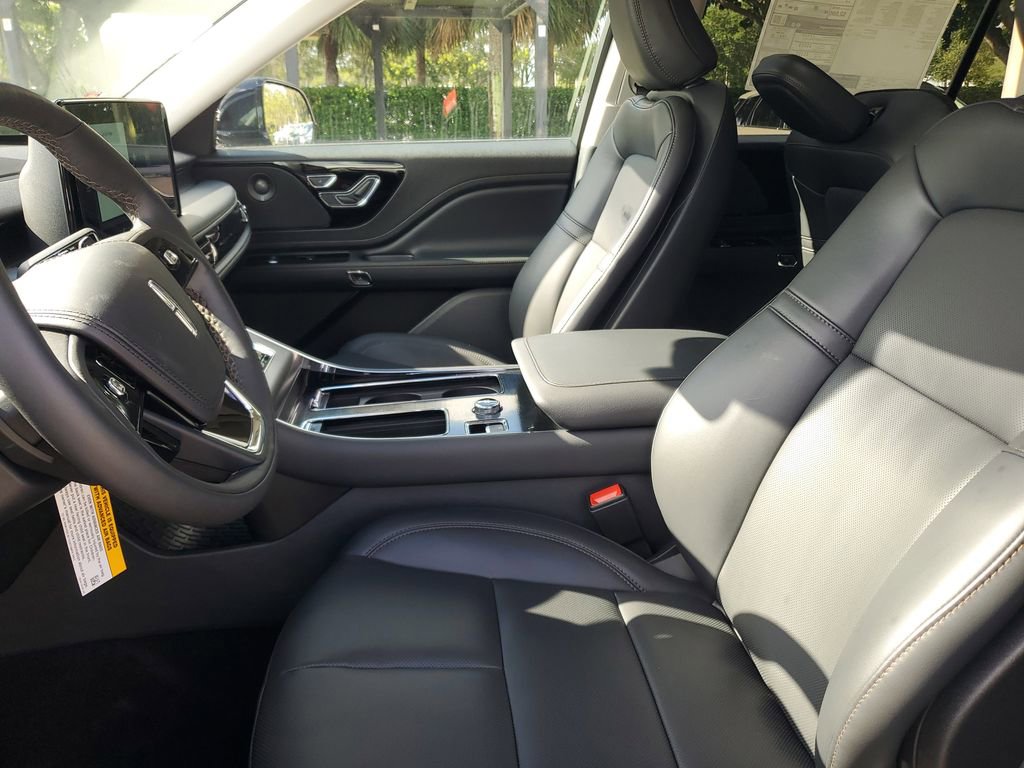 New 2025 Lincoln Aviator 2WD w/ Equipment Group 101A image 22