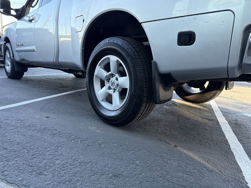 Used 2006 Nissan Titan SE AWD/4WD image 6