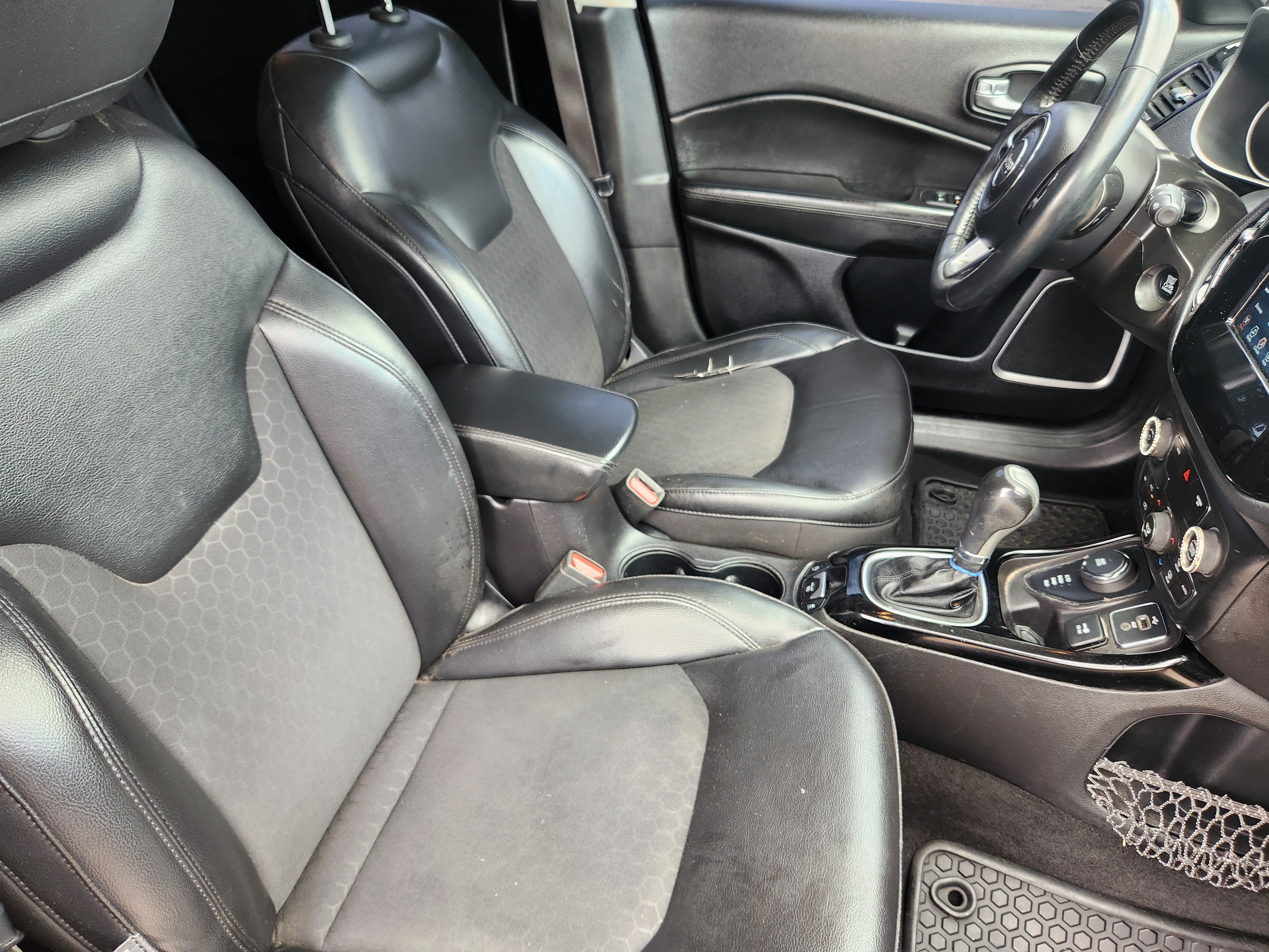 Used 2018 Jeep Compass Latitude w/ Popular Equipment Group AWD/4WD image 10