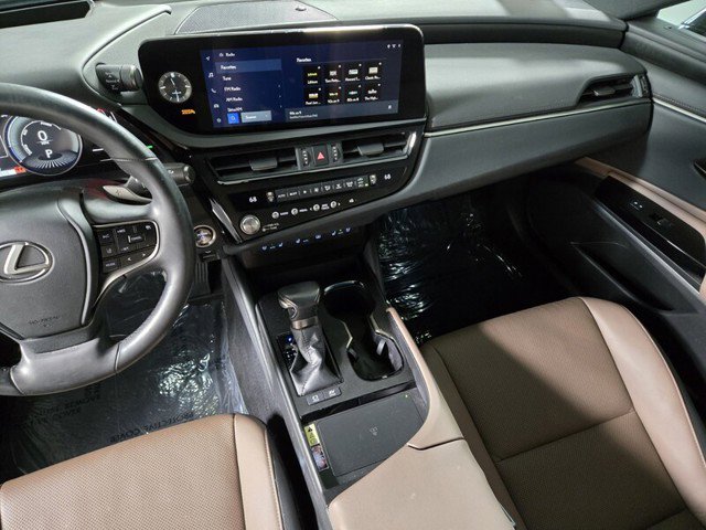 Certified 2023 Lexus ES 300h w/ Premium Package image 18