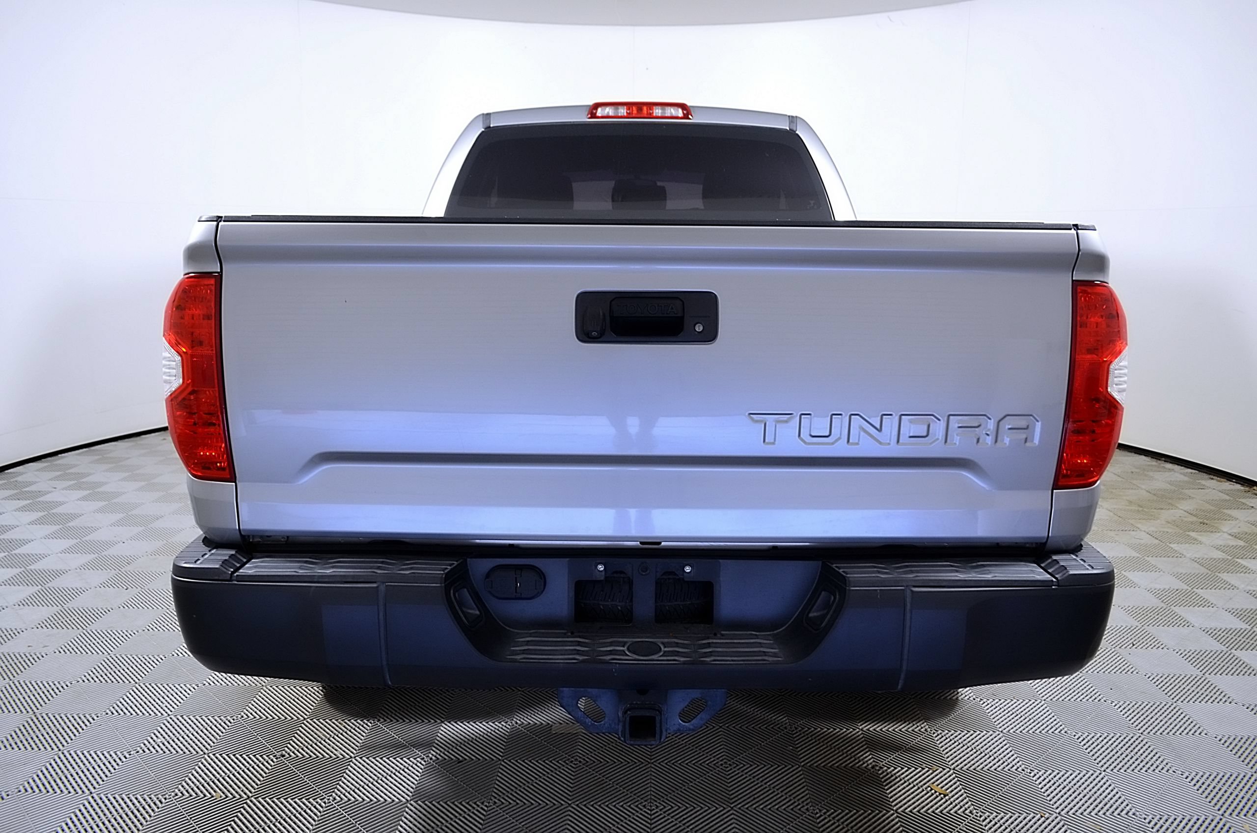Used 2015 Toyota Tundra SR w/ Tow Package RWD image 8