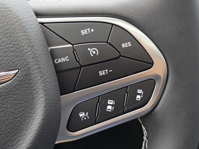 New 2025 Chrysler Pacifica Select w/ Fav Edition Package image 17
