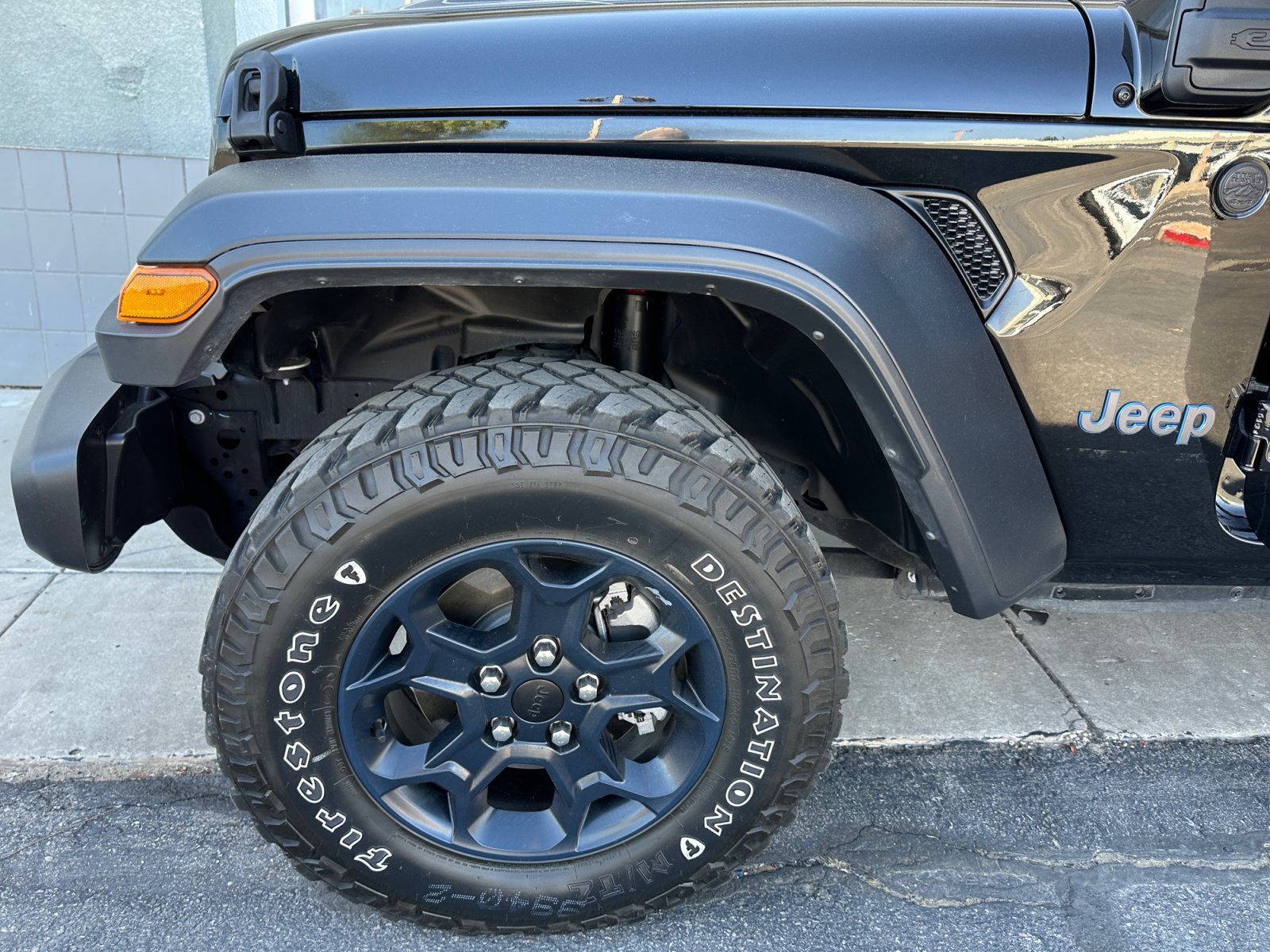 Used 2023 Jeep Wrangler Unlimited w/ 8.4" Radio Group AWD/4WD image 10