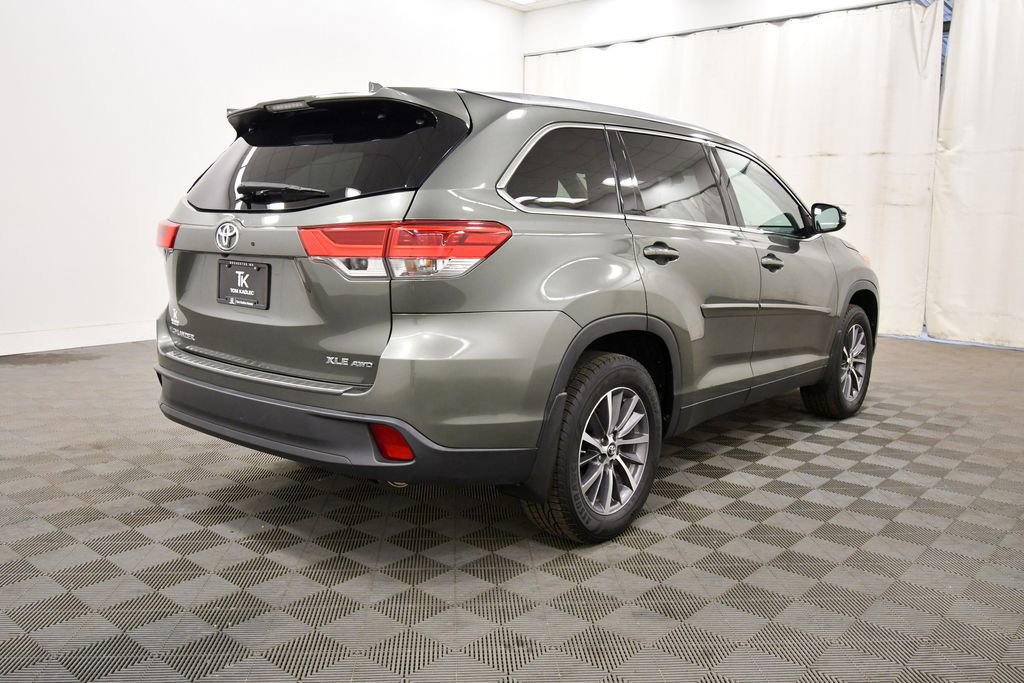 Used 2019 Toyota Highlander XLE w/ Protection Package #3 AWD/4WD image 8