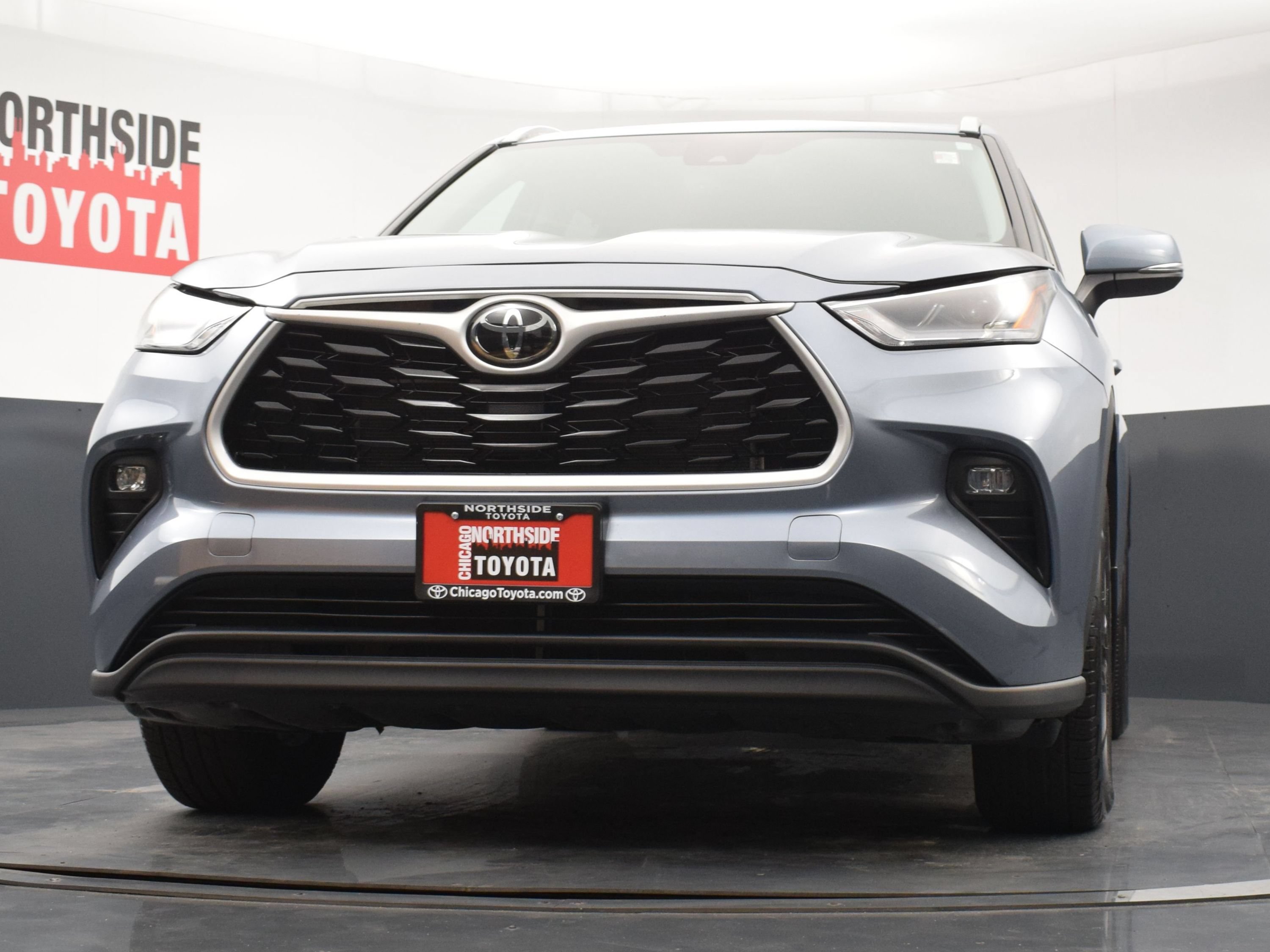 Used 2024 Toyota Highlander XLE AWD/4WD image 34