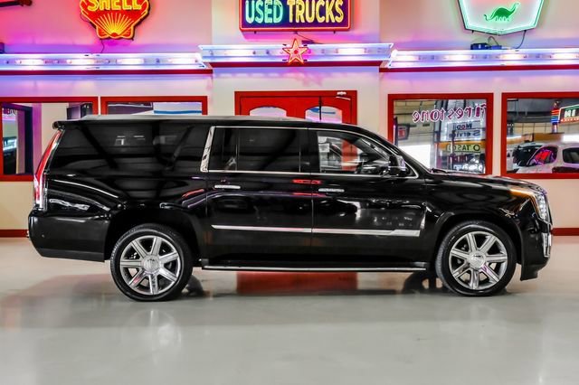 Used 2018 Cadillac Escalade ESV Premium Luxury AWD/4WD image 11