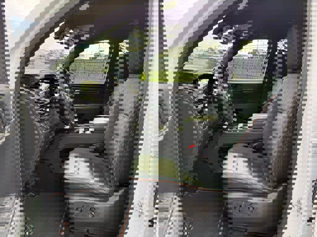 Used 2024 GMC Acadia AT4 w/ Super Cruise Package image 25