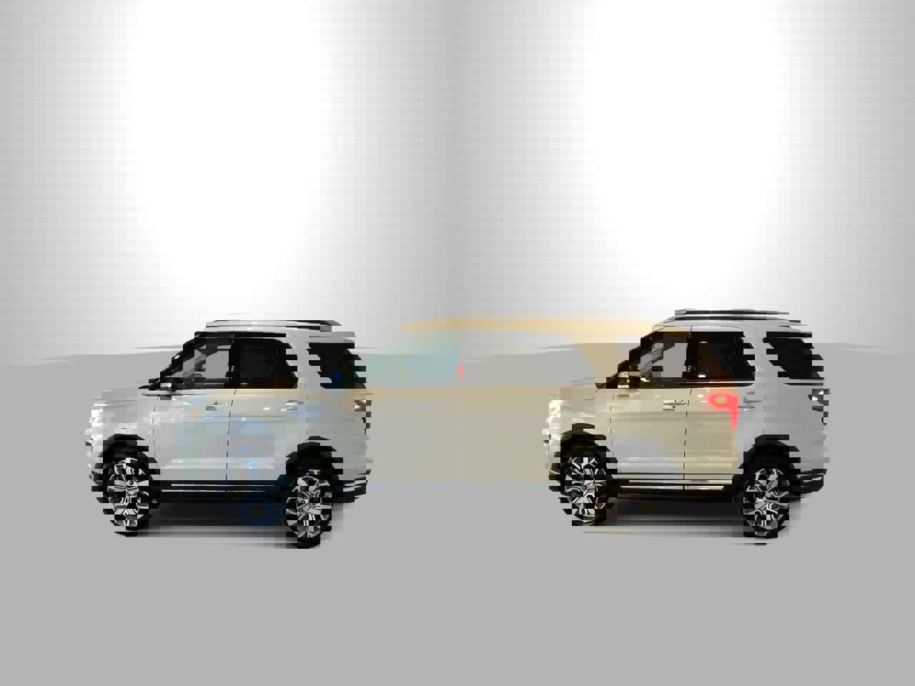 Used 2018 Ford Explorer Platinum image 5