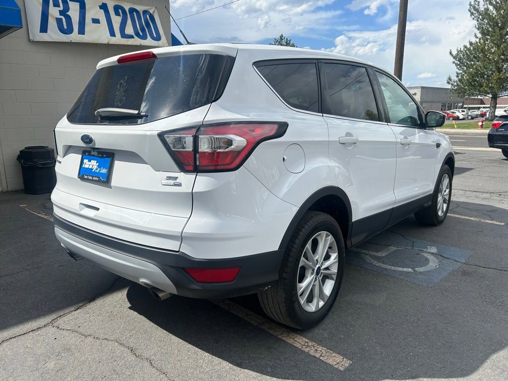 Used 2017 Ford Escape SE image 6