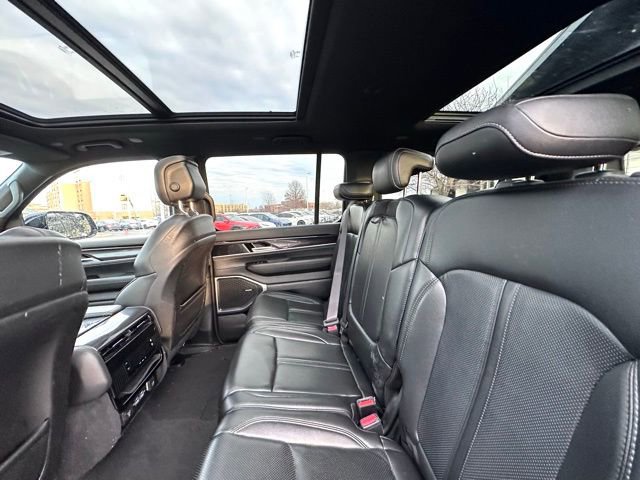 Used 2024 Jeep Wagoneer L 4WD w/ Premium Group I image 18