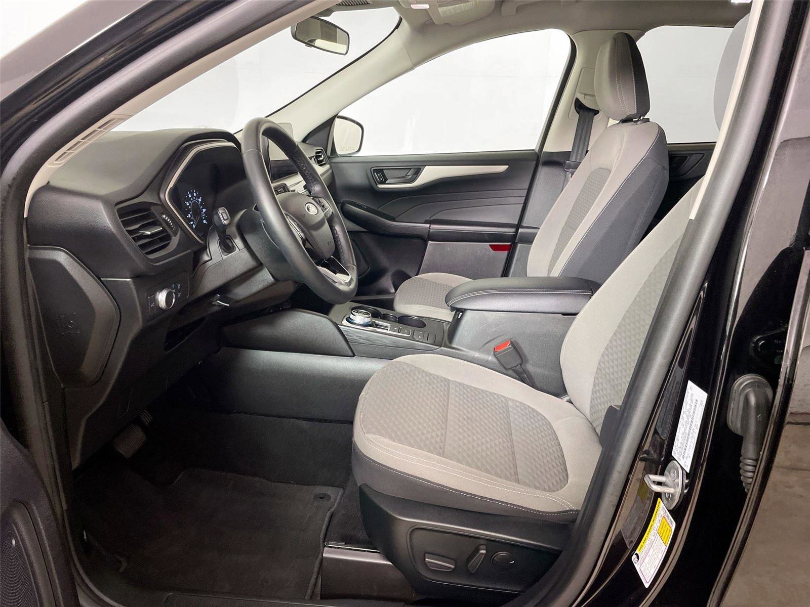 Used 2022 Ford Escape SE w/ SE Sport Appearance Package AWD/4WD image 5