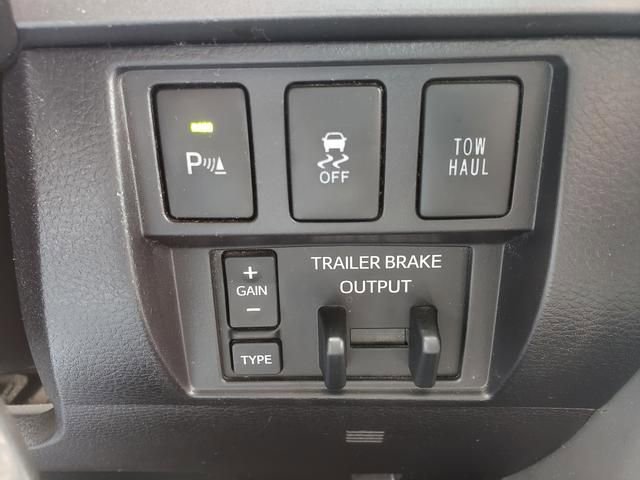 Used 2016 Toyota Tundra SR5 w/ TRD Off Road Package AWD/4WD image 19