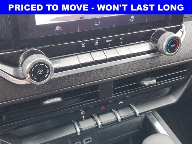 Used 2024 Chevrolet Colorado Trail Boss image 21