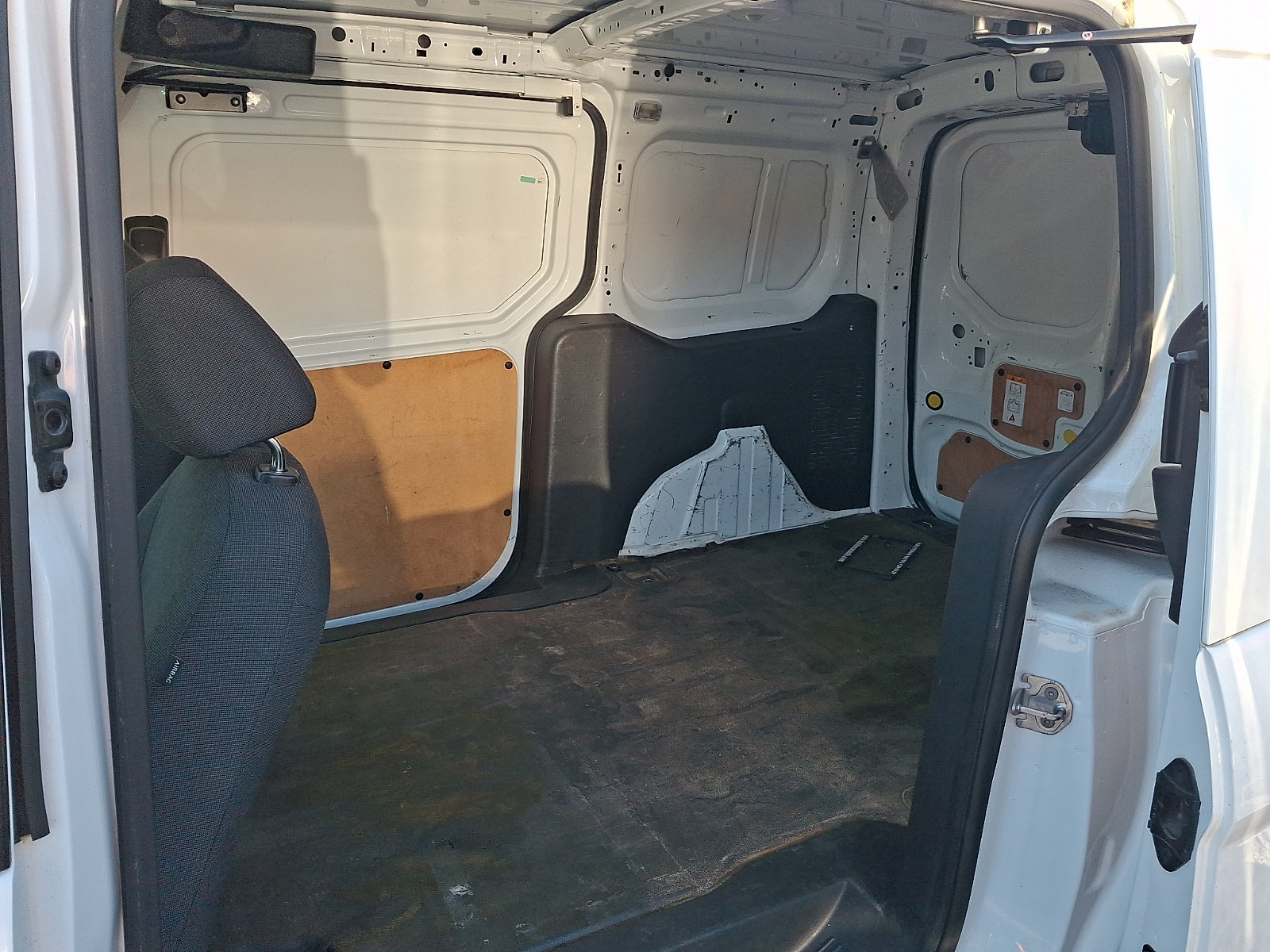Used 2015 Ford Transit Connect XL FWD image 3