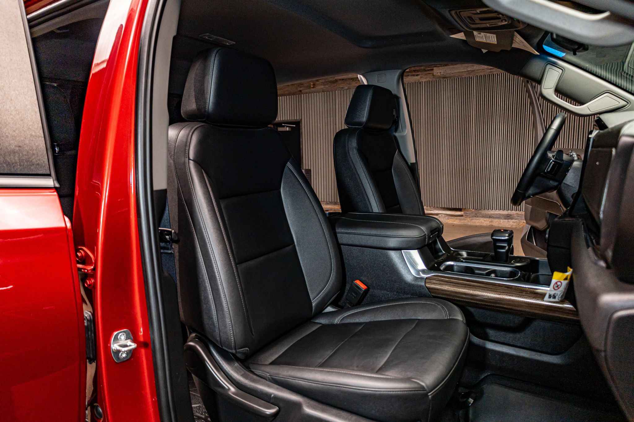 Used 2024 Chevrolet Silverado 1500 LT Trail Boss w/ LT Trail Boss Premium Package AWD/4WD image 32
