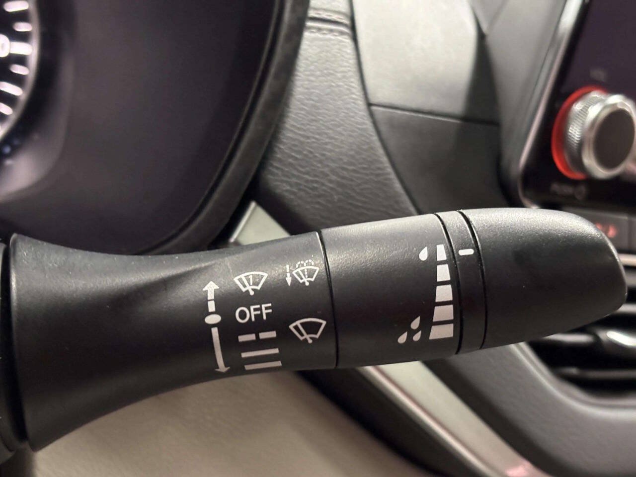 Used 2019 Nissan Altima 2.5 SV FWD image 33