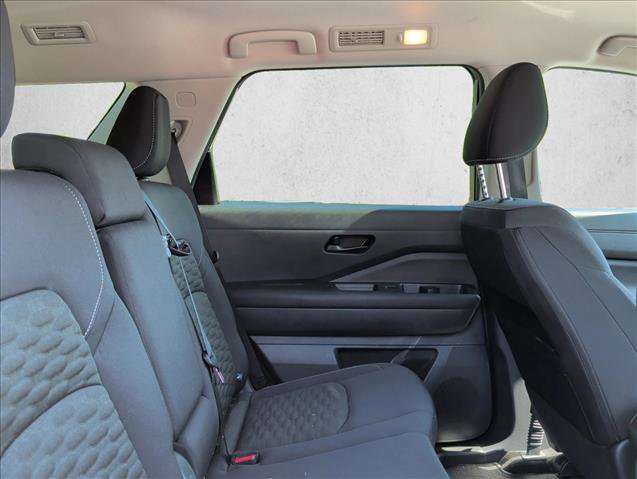 Used 2024 Nissan Pathfinder SV image 20
