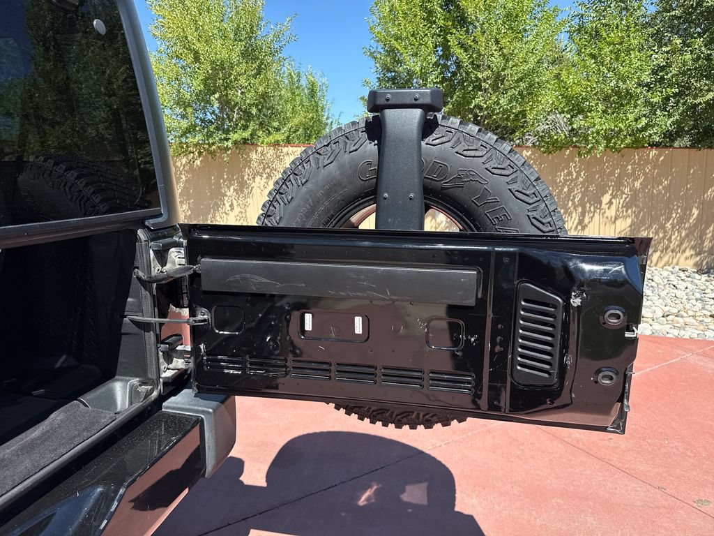 Used 2017 Jeep Wrangler Sahara AWD/4WD image 9