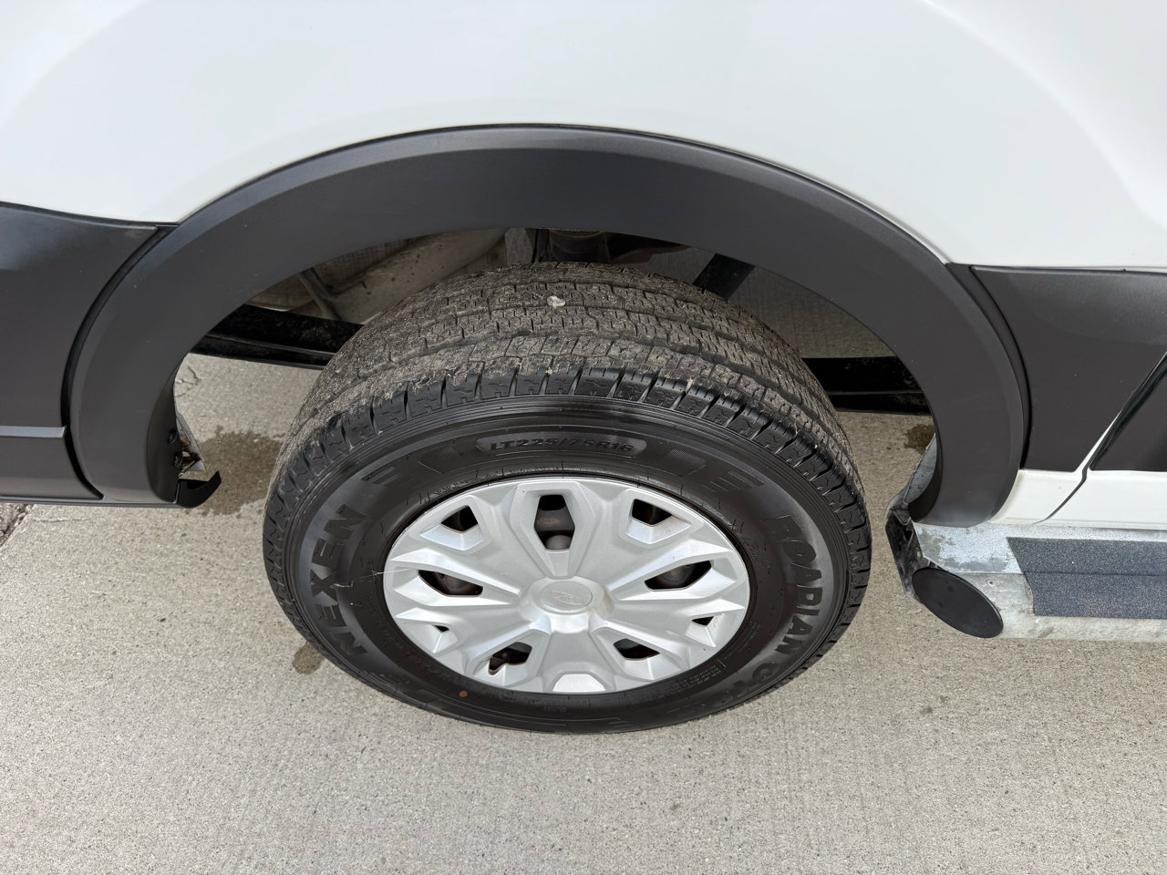 Used 2019 Ford Transit 250 130 Low Roof w/ Exterior Upgrade Package image 14