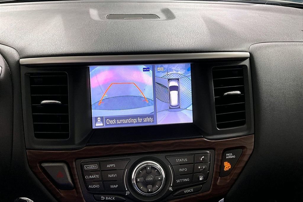 Used 2018 Nissan Pathfinder Platinum image 21