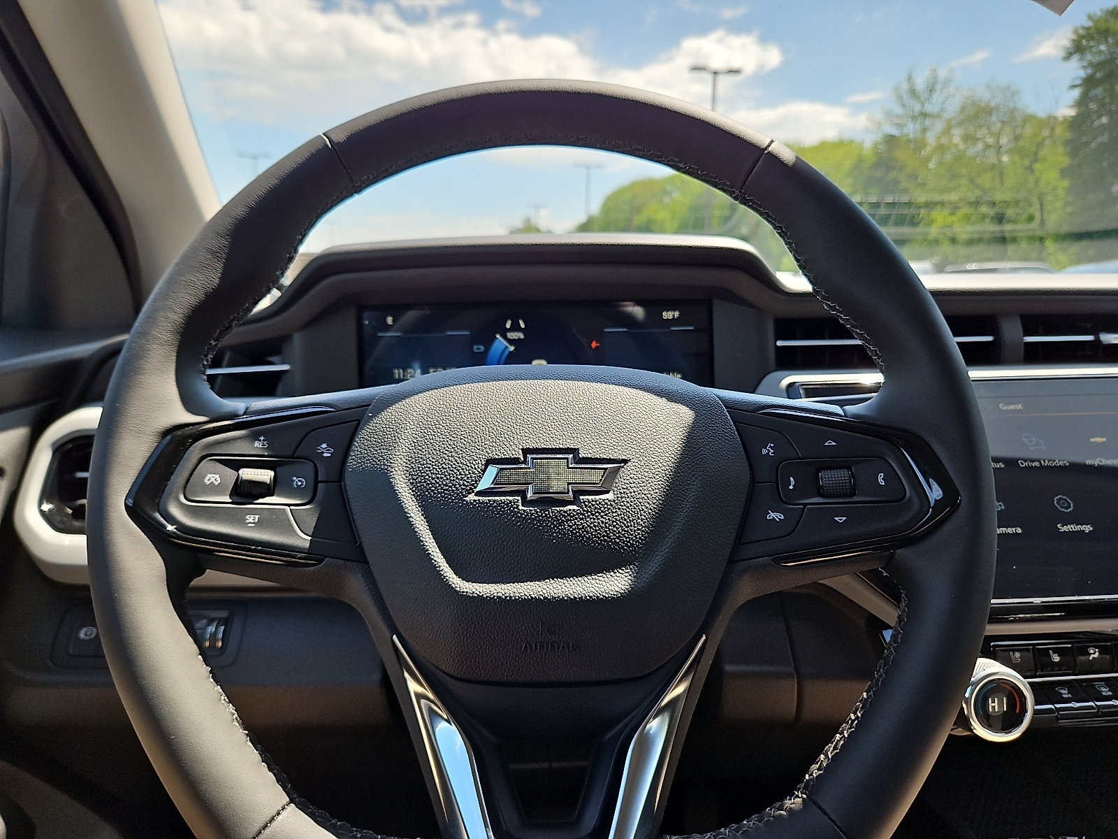 New 2027 Chevrolet Bolt RS w/ Technology Package FWD image 9
