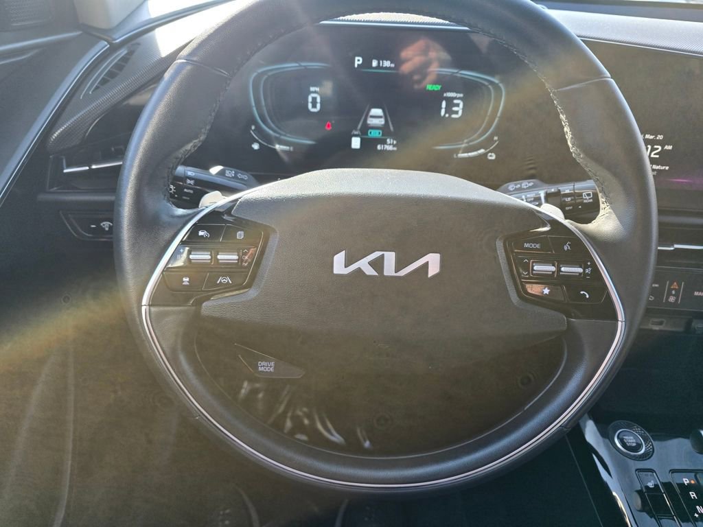 Used 2025 Kia Niro EX FWD image 18
