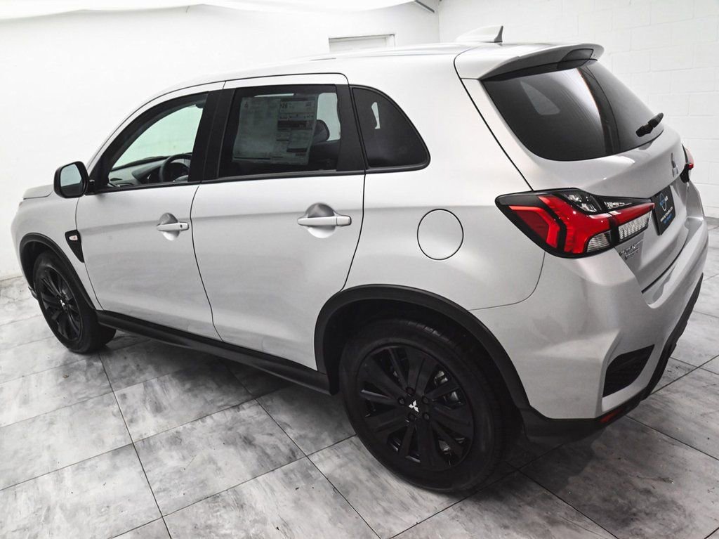 Used 2025 Mitsubishi Outlander Sport LE image 4